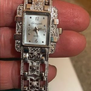 Ladies watch lightweight metal link bracelet style